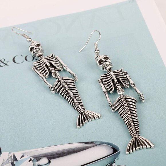 Siver Plated Vintage Human Skeleton Bones and Mermaid Skull Charm Dangle Earring - Picture 4 of 6